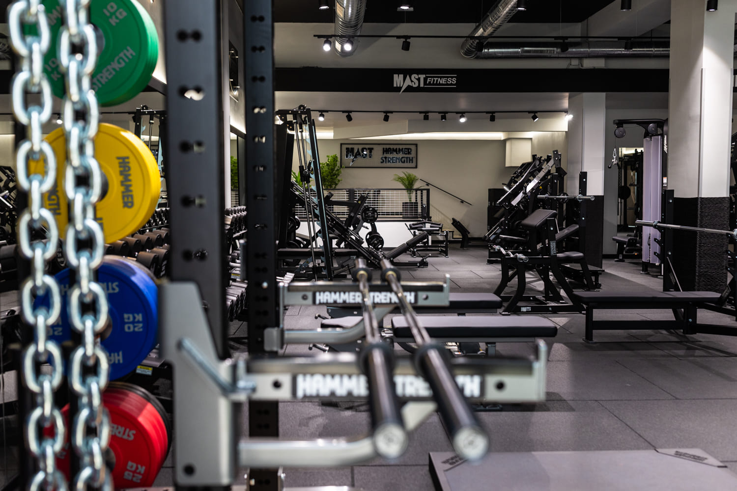 Sala zona de entrenamiento de fuerza